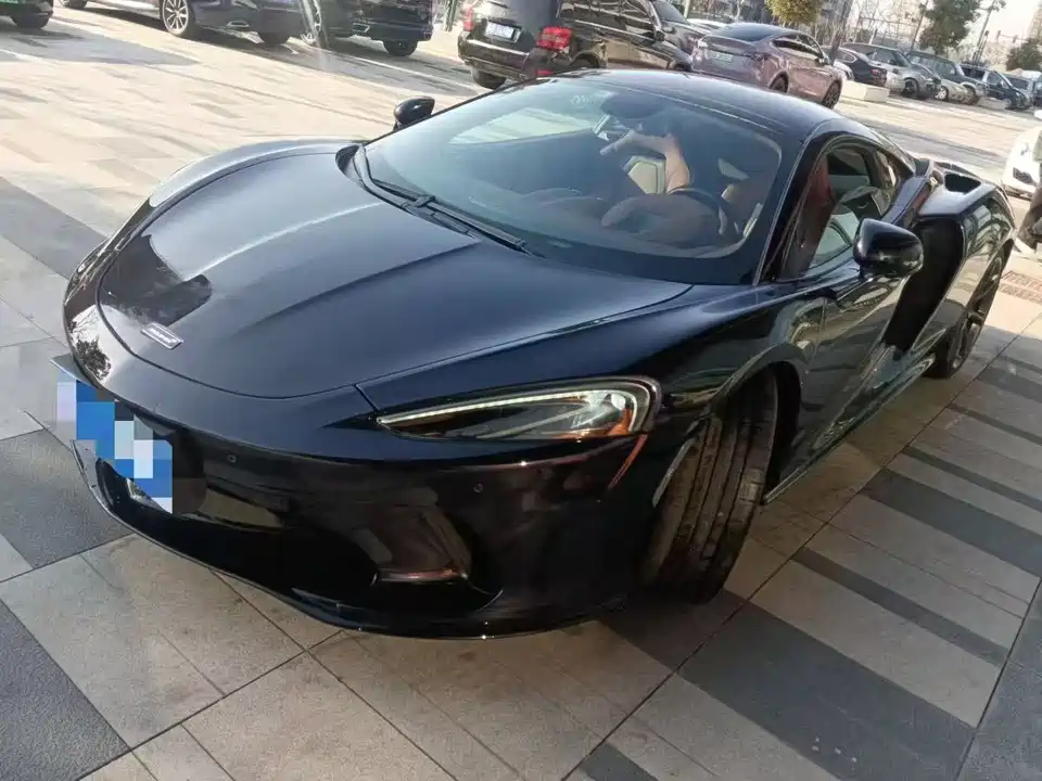 McLaren GT