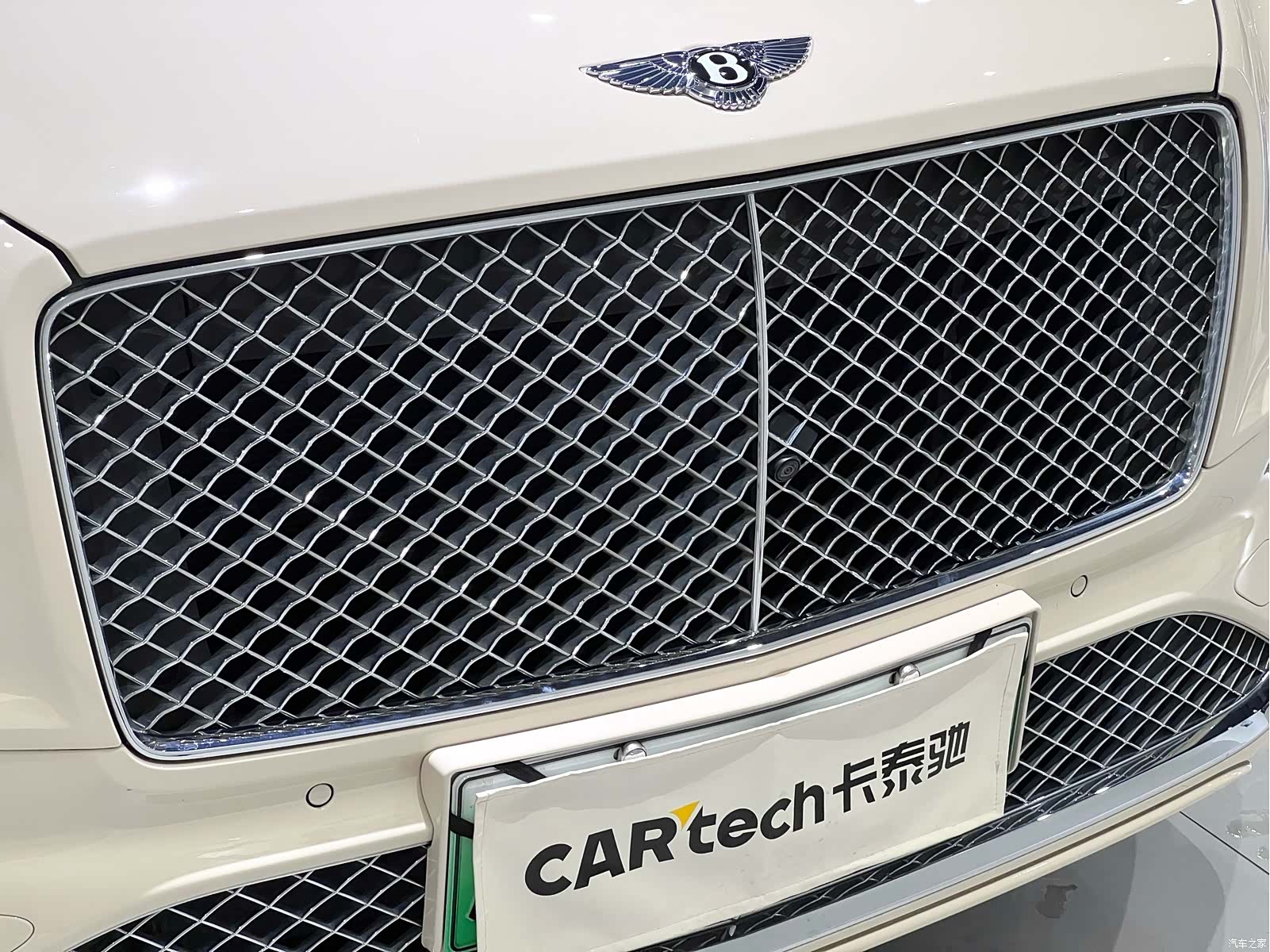 Bentley Bentayga, 2021 9