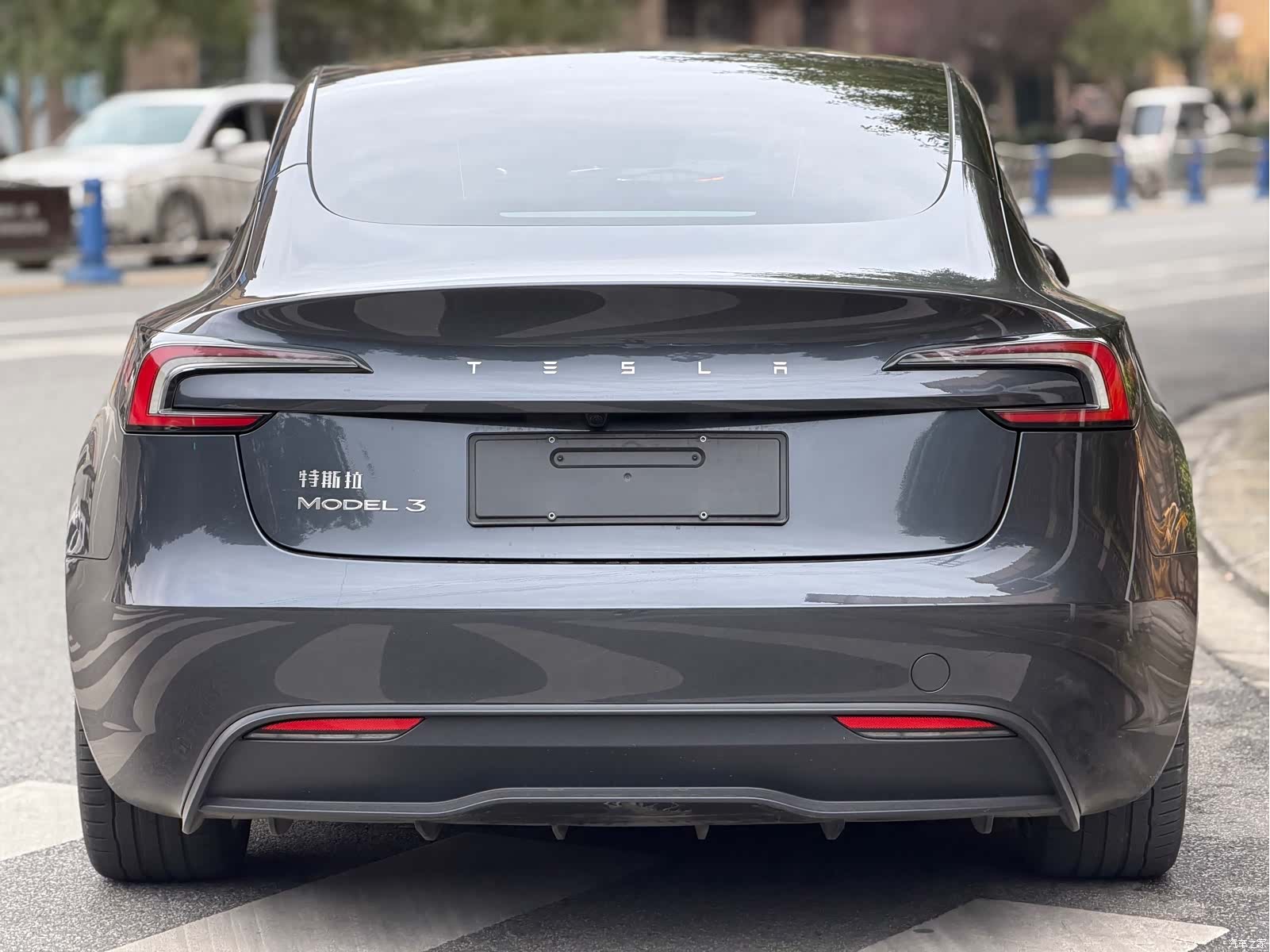 Tesla Model 3, 2025 3