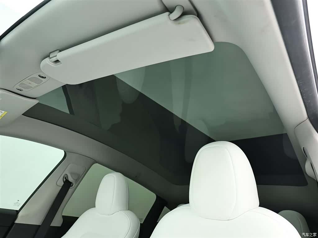 Tesla Model Y, 2023 12