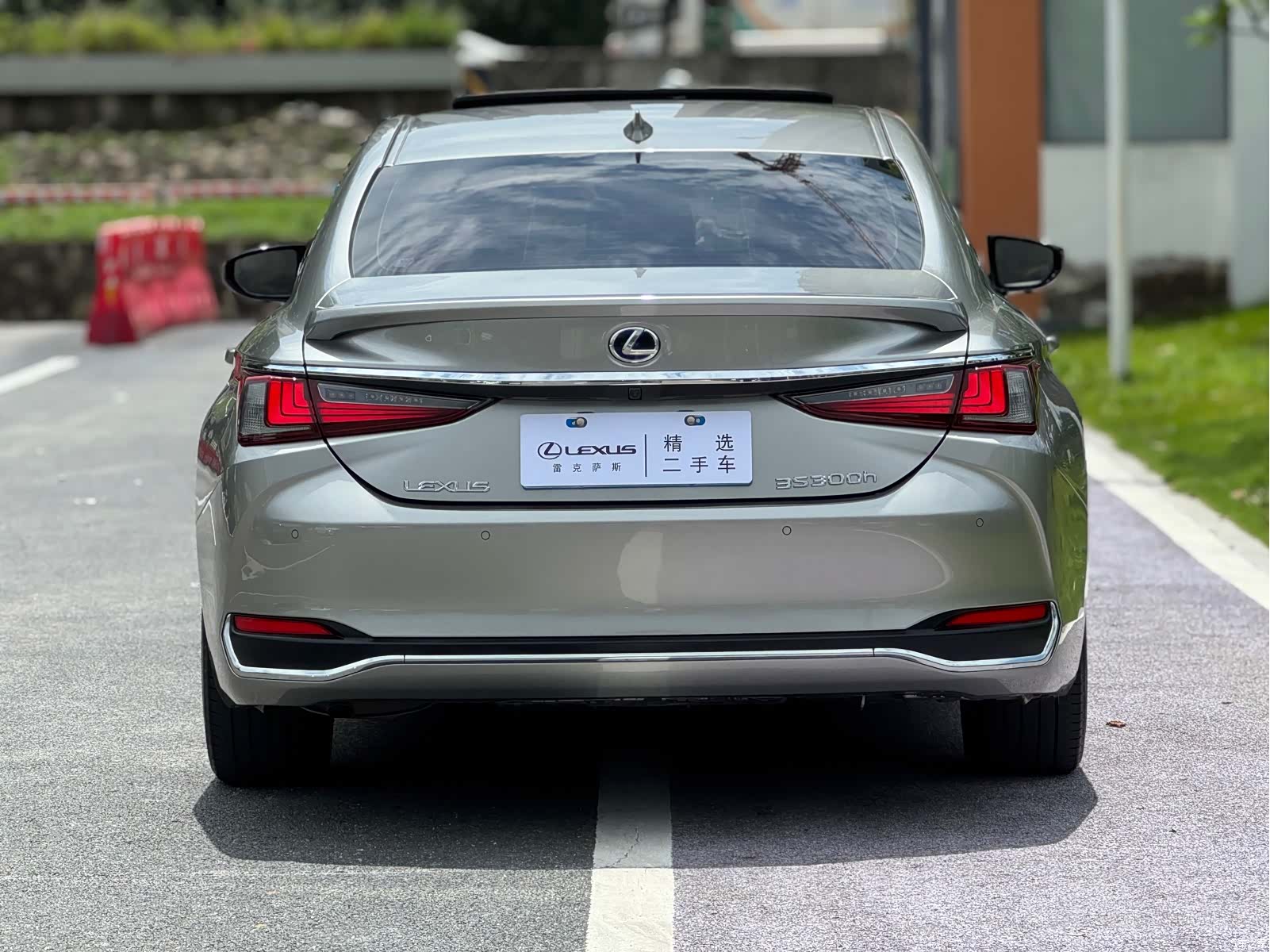 Lexus ES, 2021 13