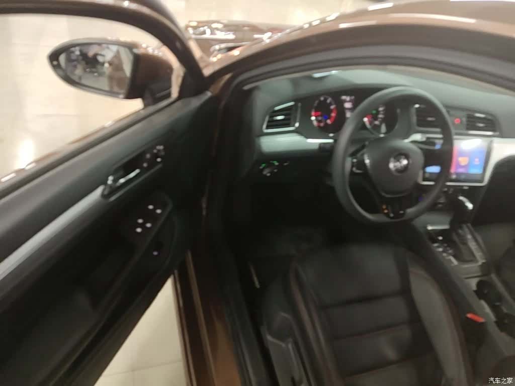 Volkswagen Lamando, 2017 16