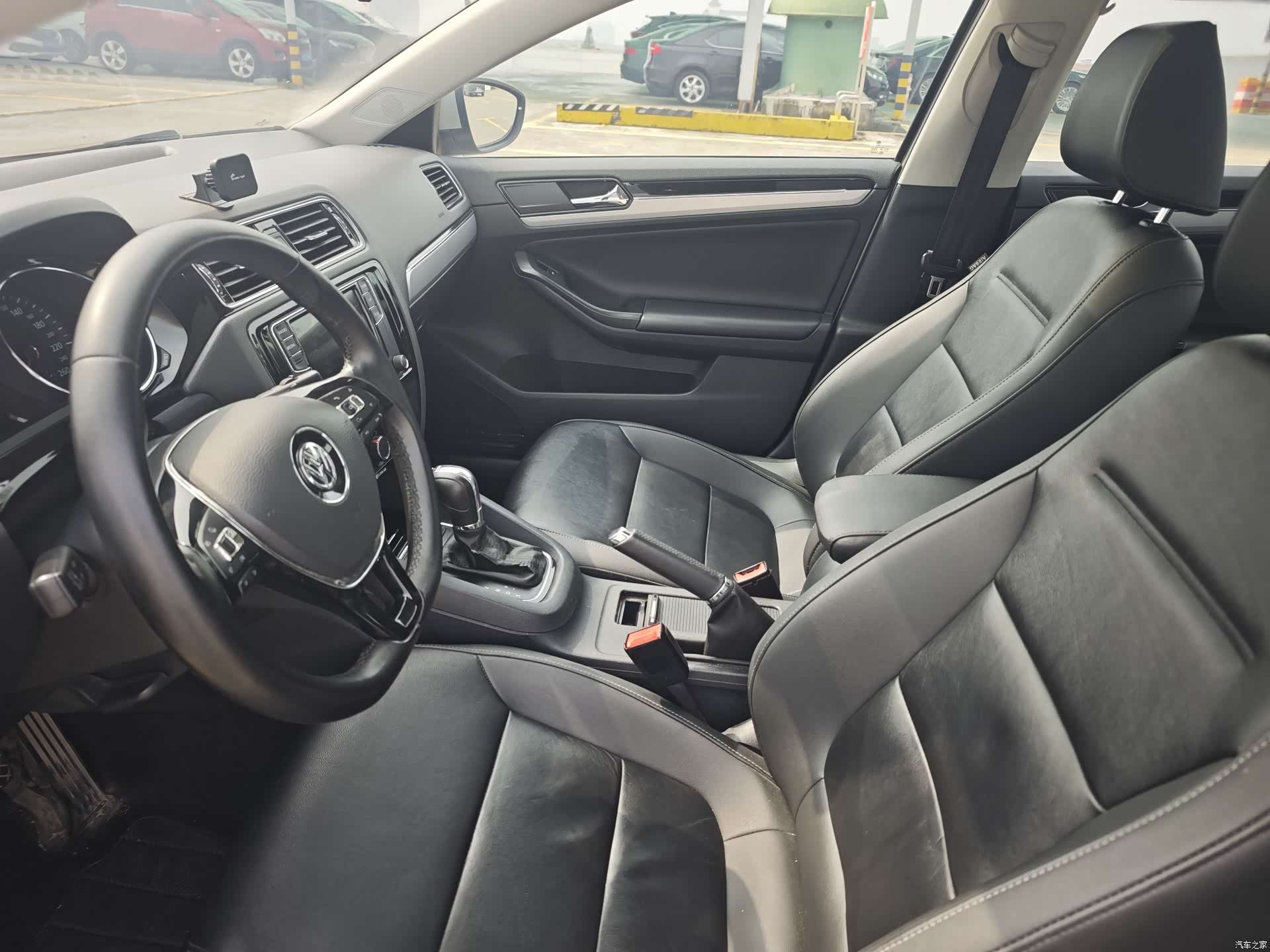 Volkswagen Sagitar, 2019 8