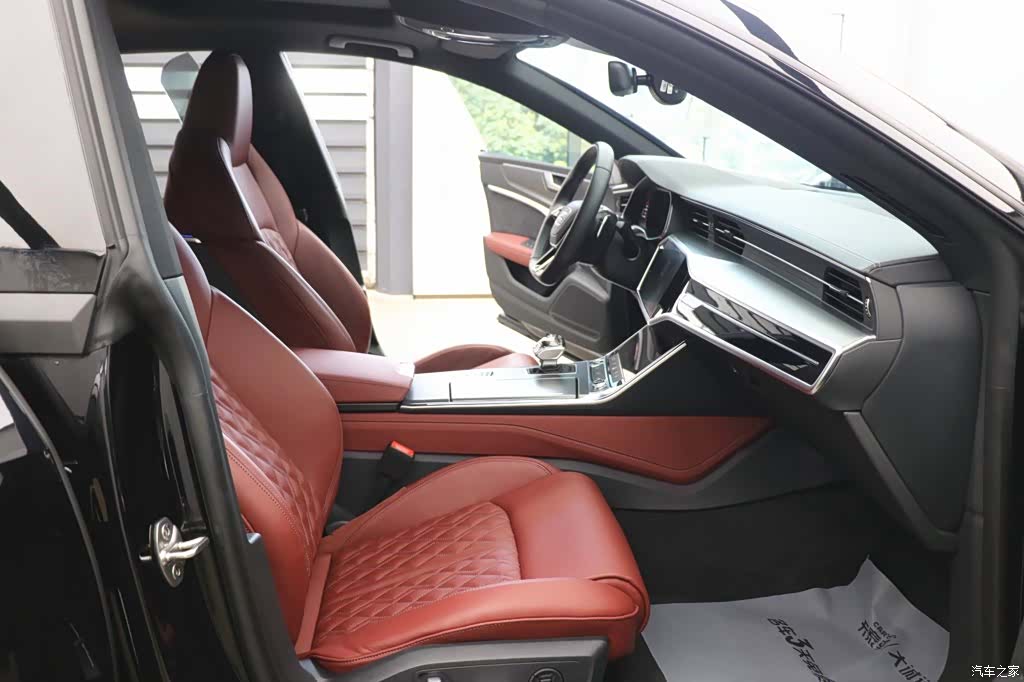 Audi A7L, 2024 21