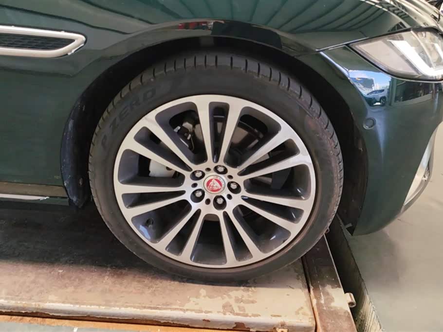 Jaguar XFL