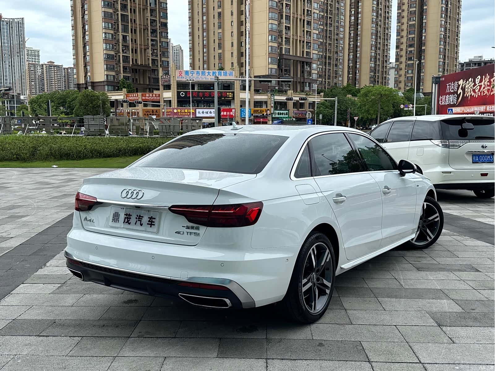 Audi A4L, 2021 7