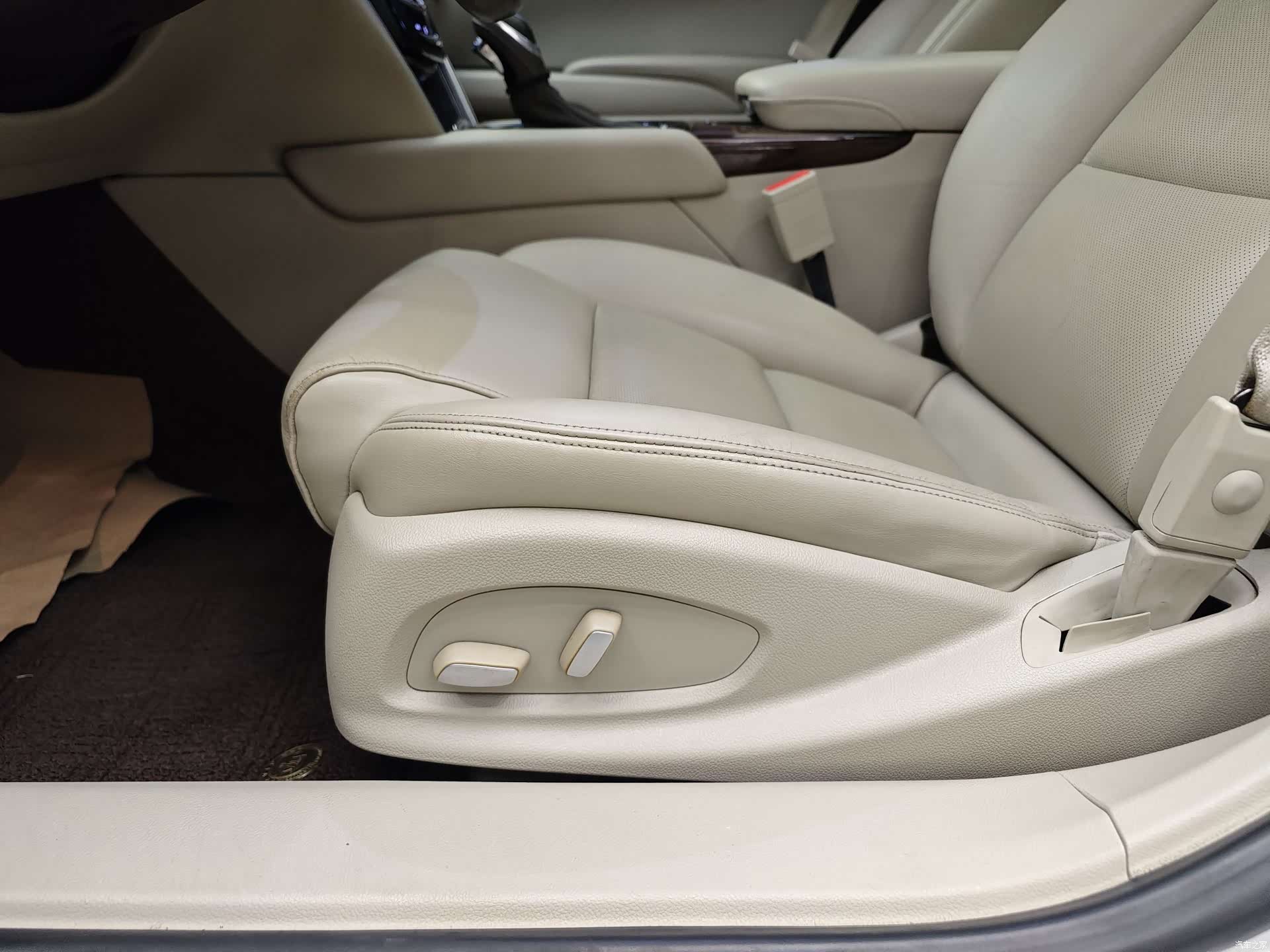 Cadillac XTS, 2015 12