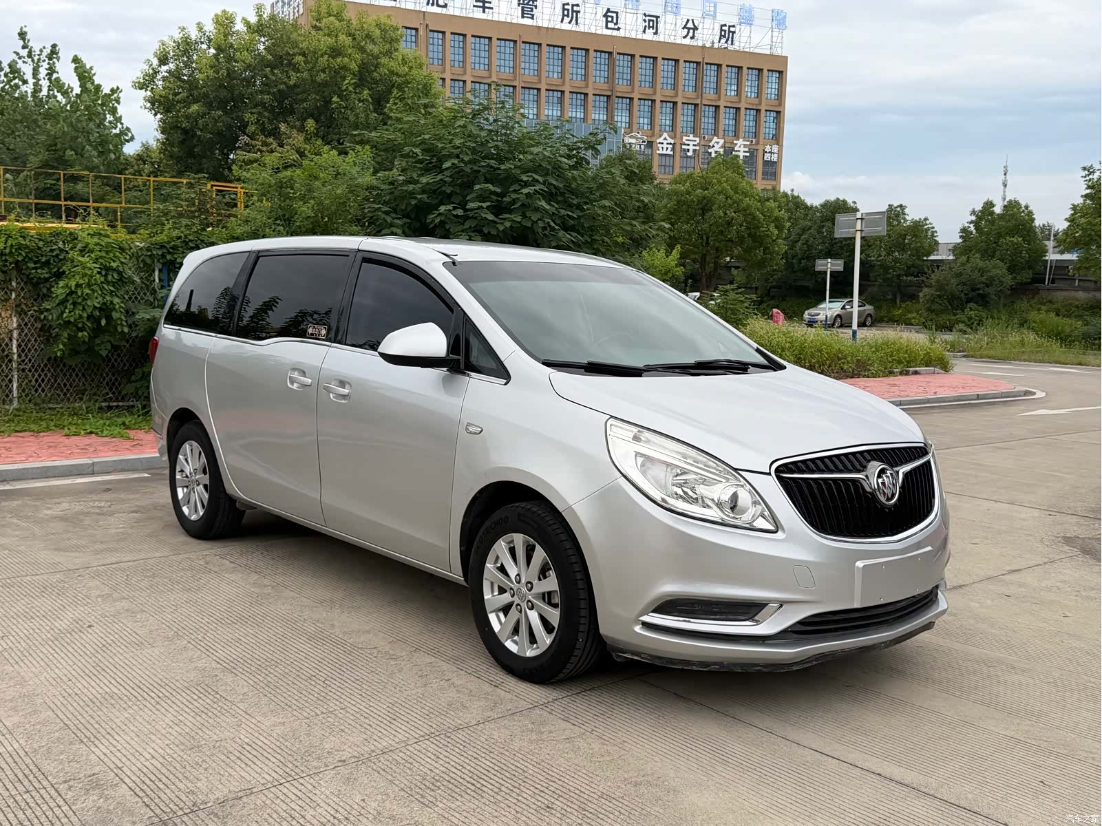Buick GL8, 2017 3