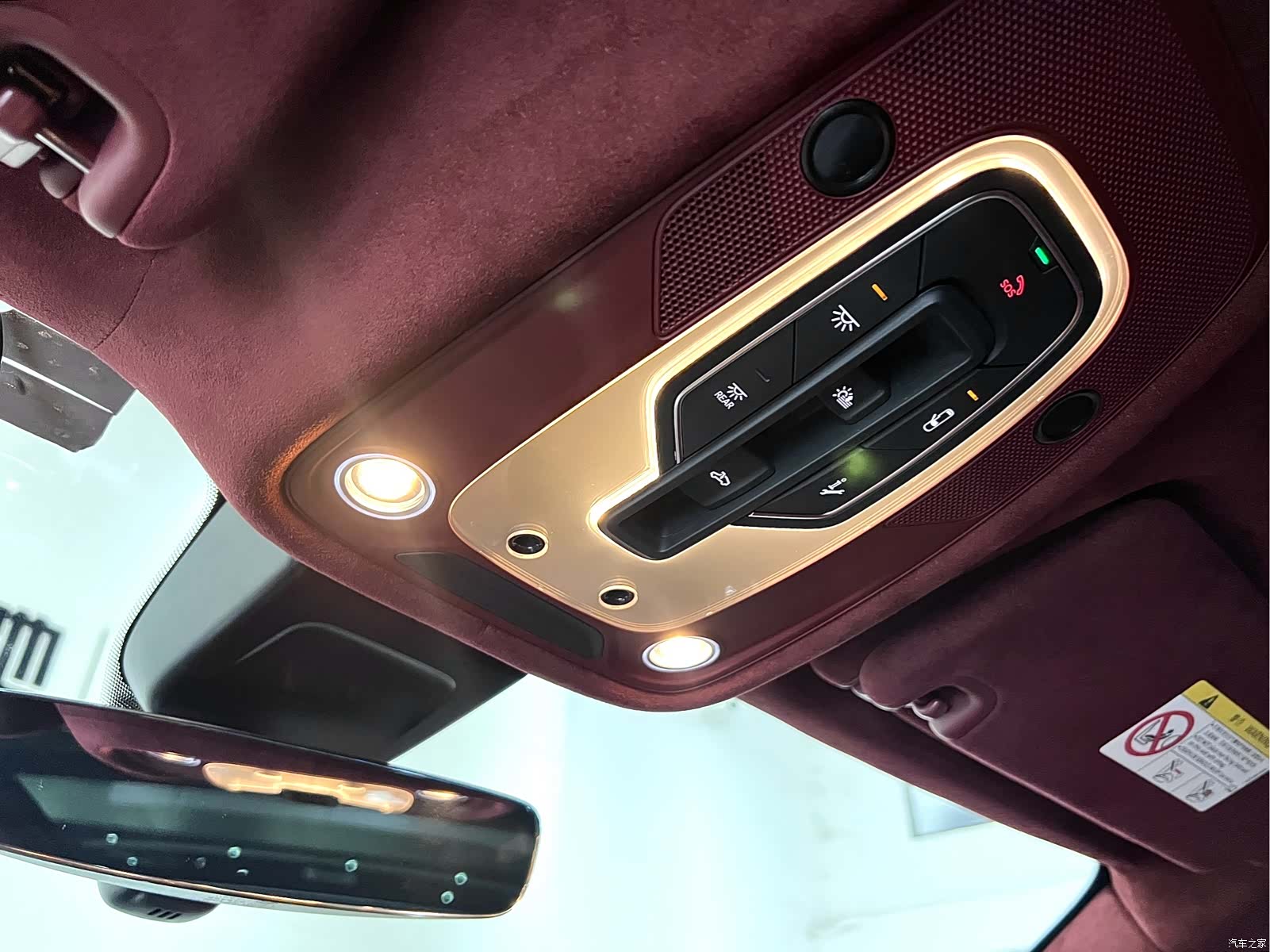 Bentley Bentayga, 2021 24