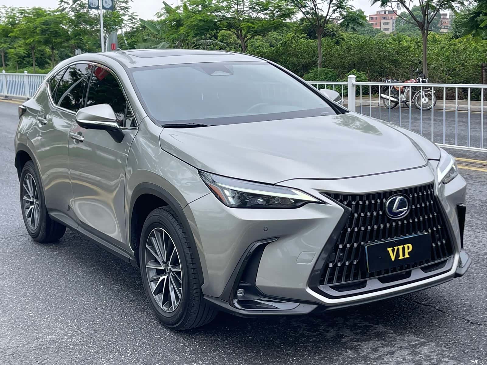 Lexus NX, 2022 3