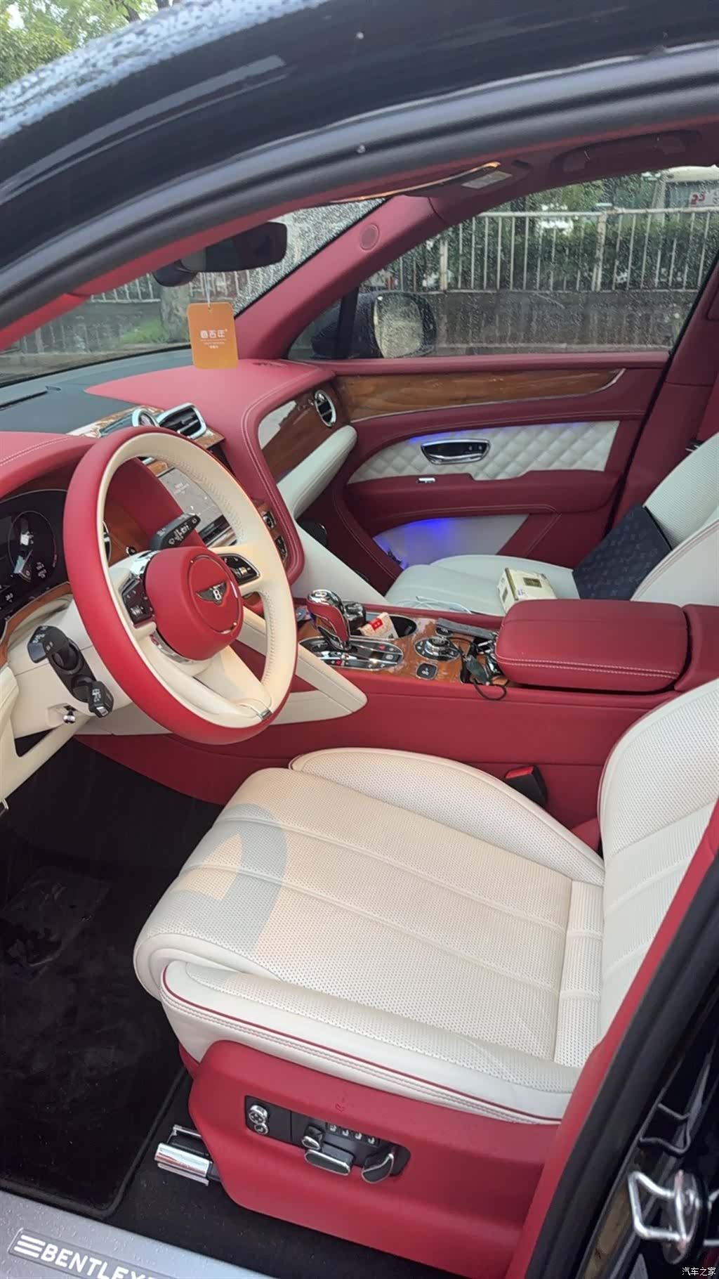 Bentley Bentayga, 2022 3