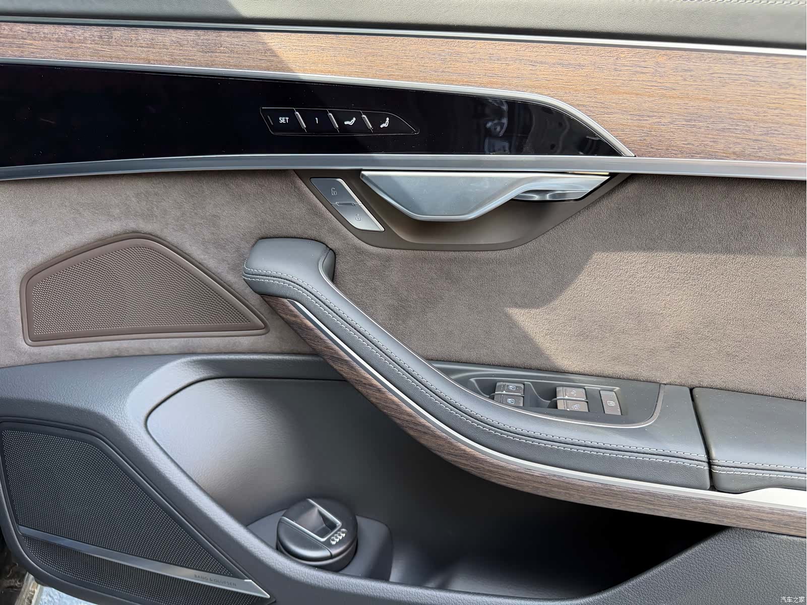 Audi A8L, 2024 7