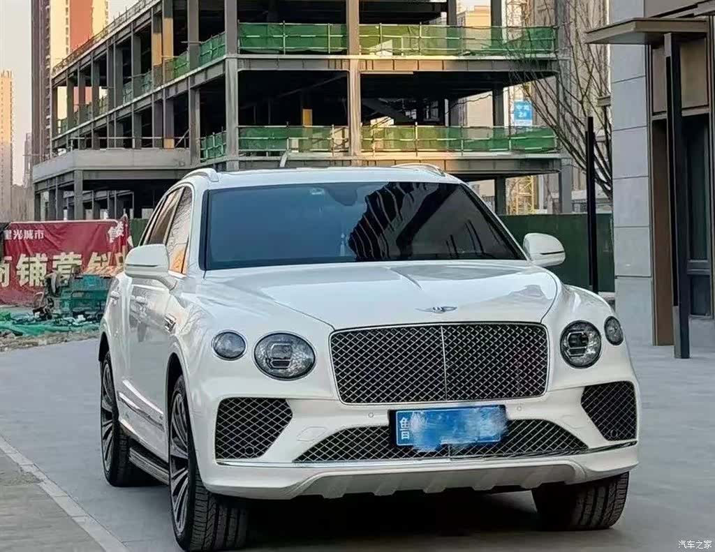 Bentley Bentayga, 2022 3