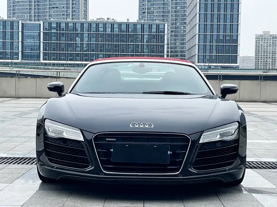 Audi R8
