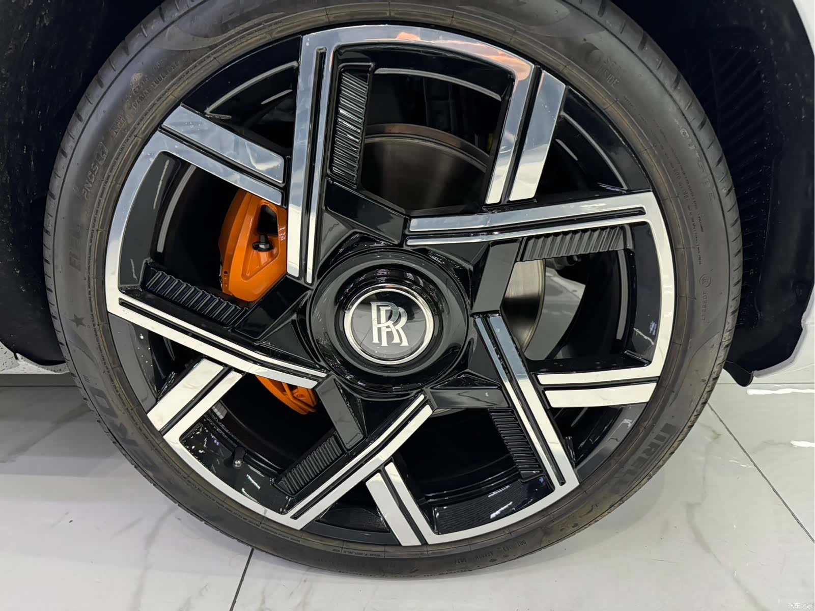 Rolls-Royce Cullinan, 2026 19