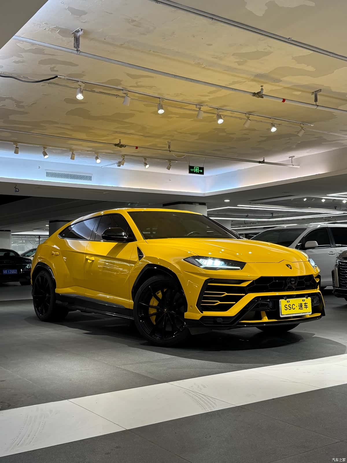 Lamborghini Urus, 2021 3