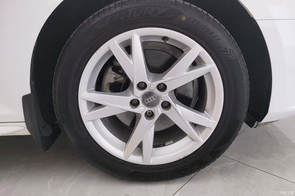 Audi A4L, 2018 6