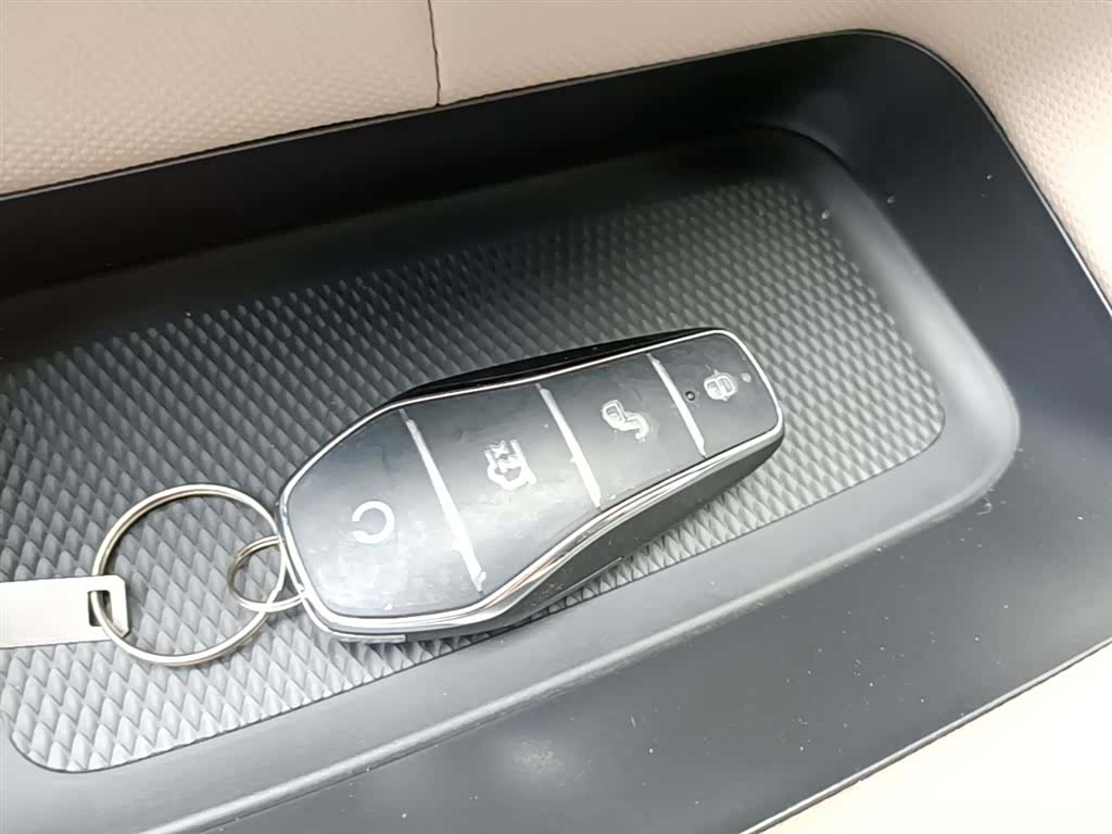 BYD Dolphin, 2026 9