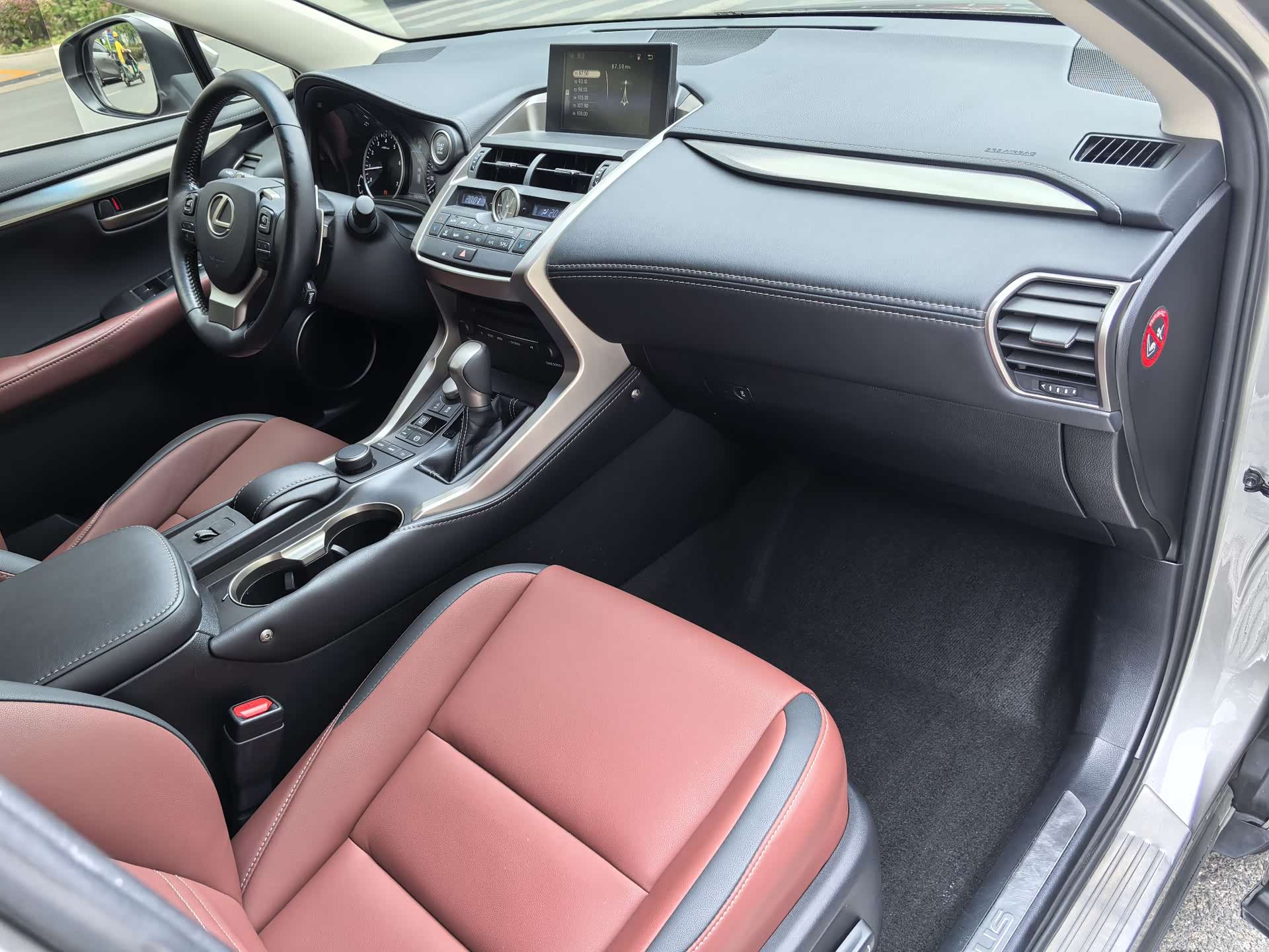 Lexus NX, 2017 9