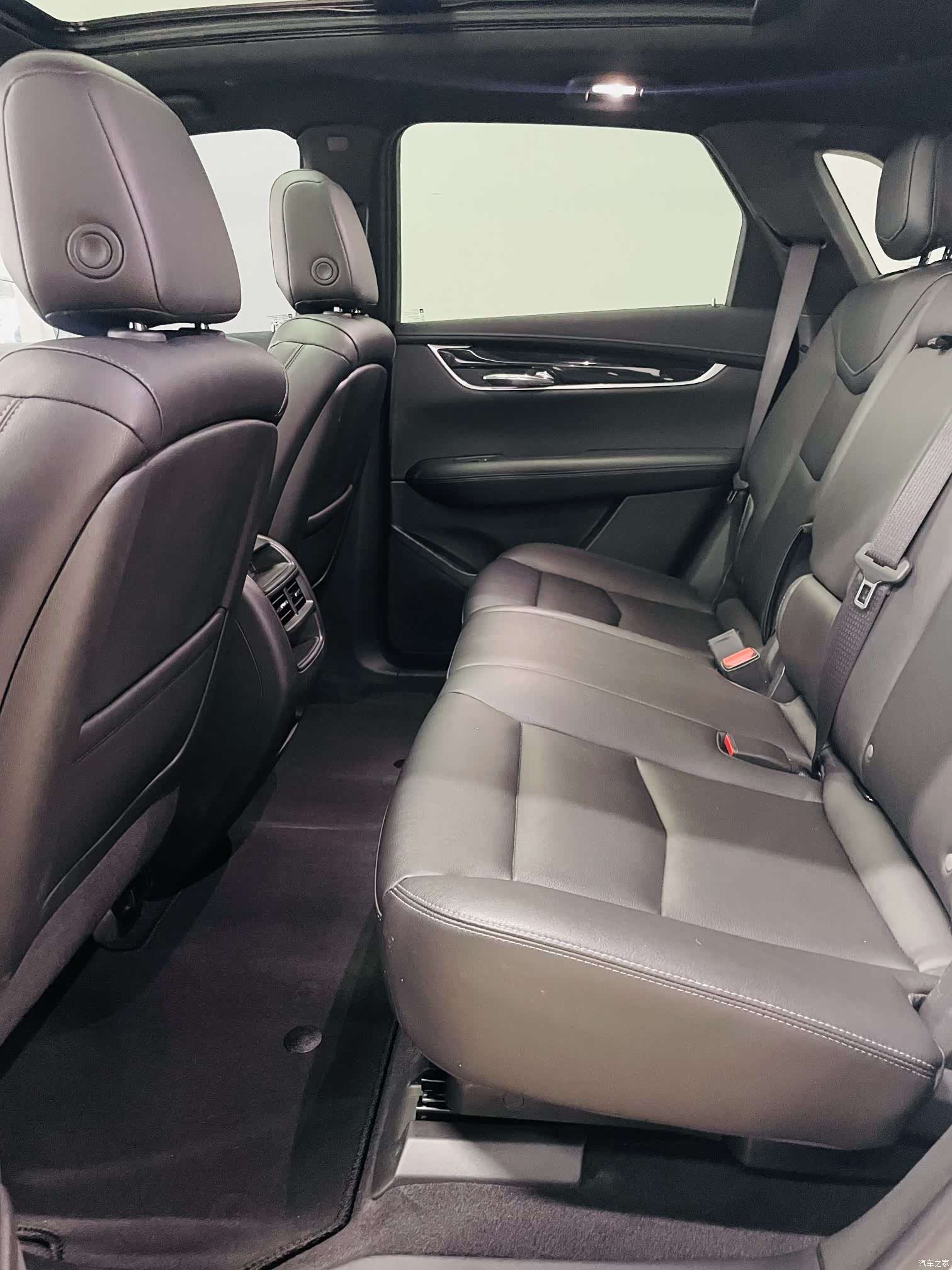 Cadillac XT5, 2021 10