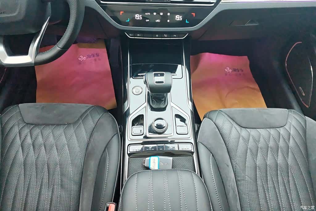 Hongqi HS5, 2022 16