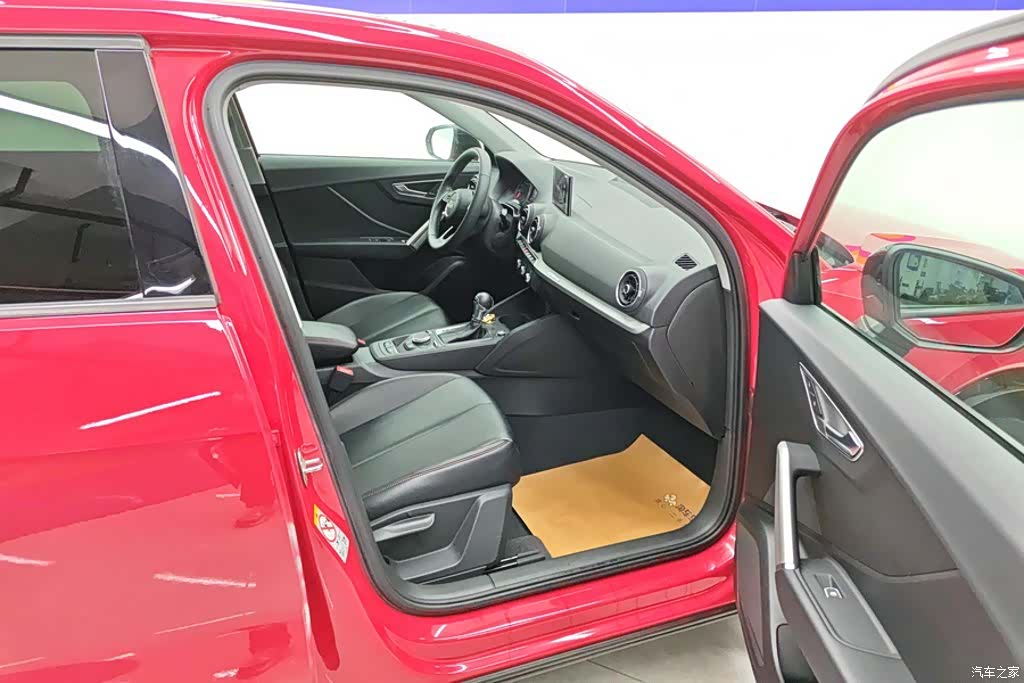 Audi Q2L, 2021 8