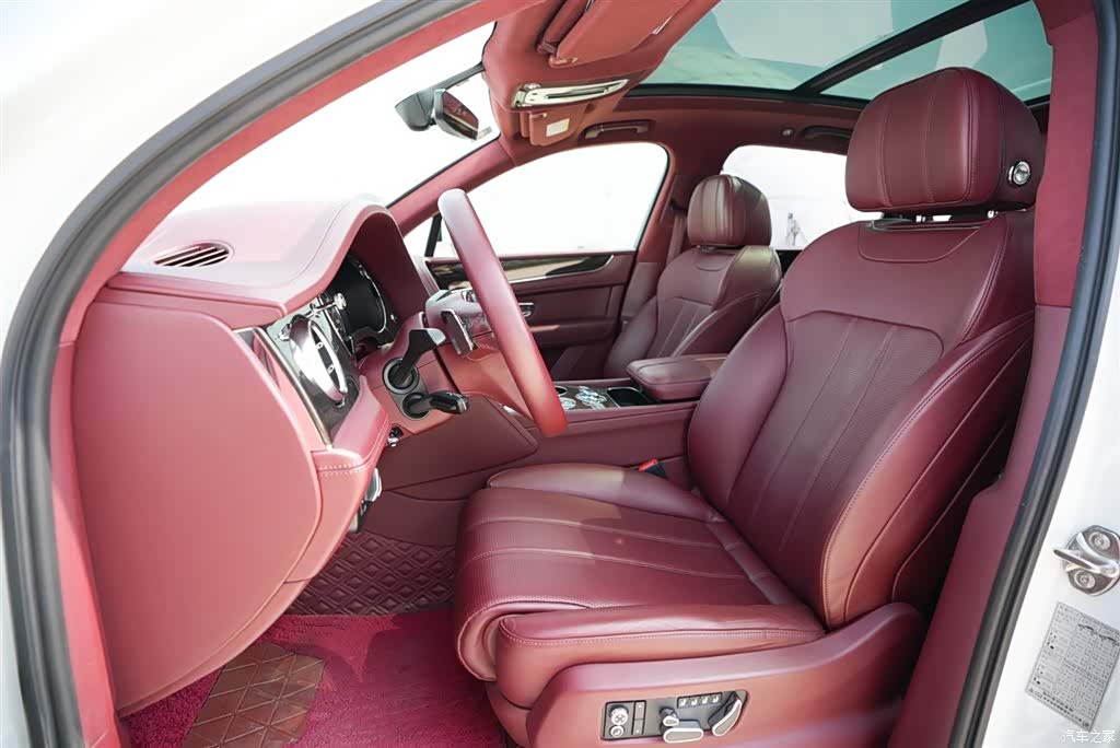 Bentley Bentayga, 2020 4