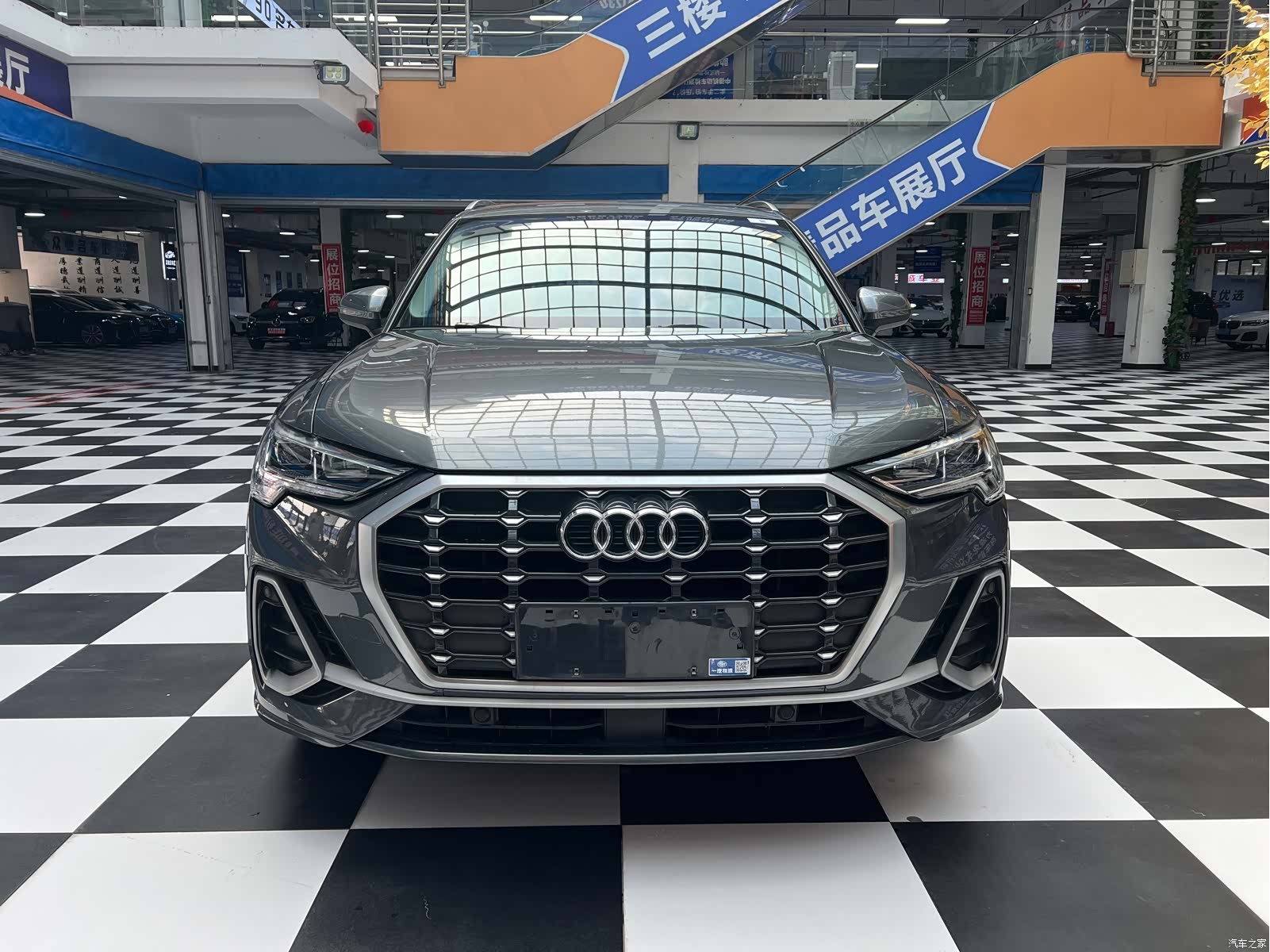 Audi Q3, 2022 2