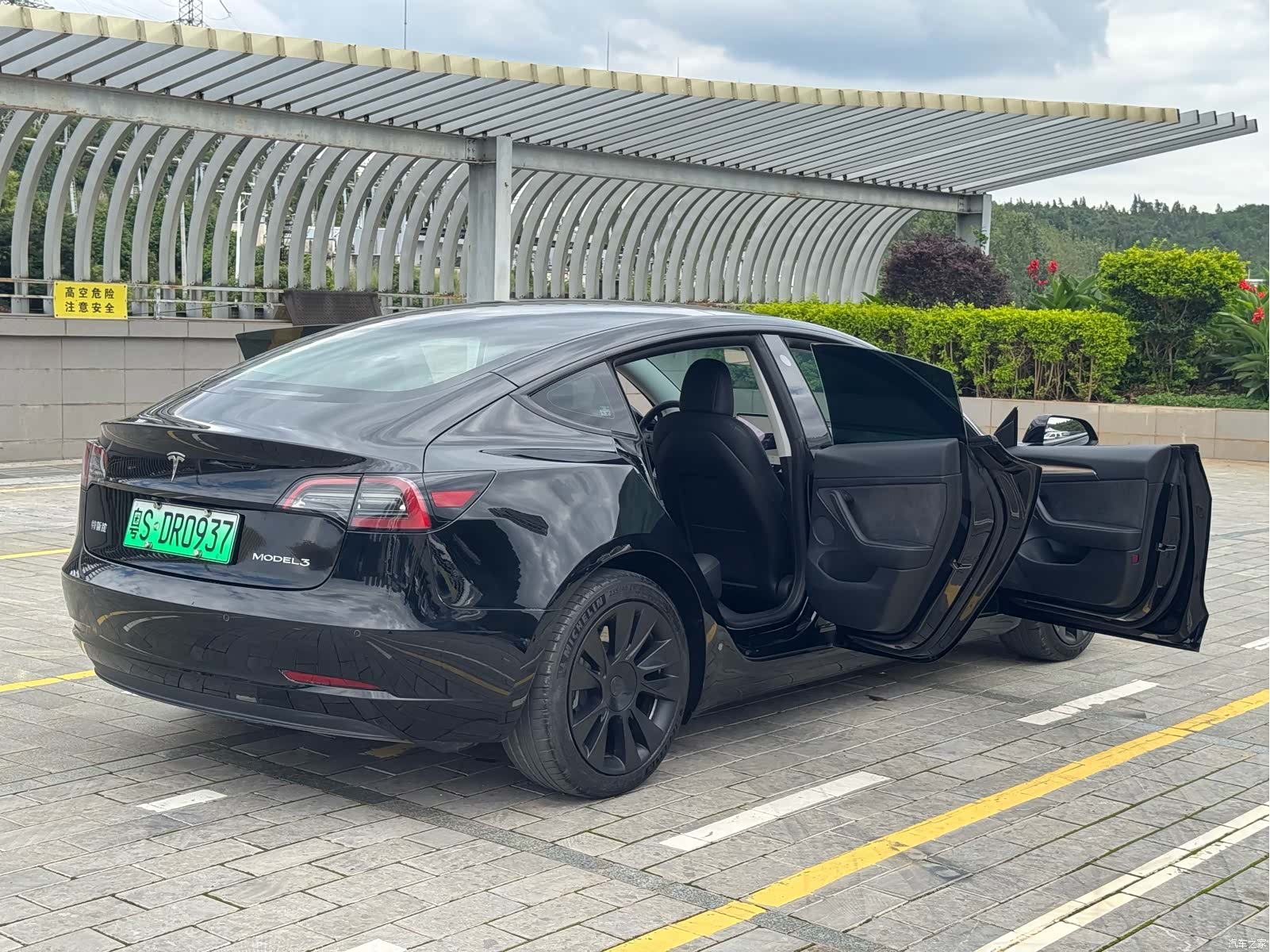 Tesla Model 3, 2023 9