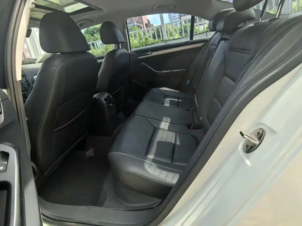 Volkswagen Sagitar Volkswagen Sagitar