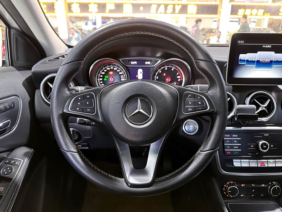 Mercedes-Benz GLA