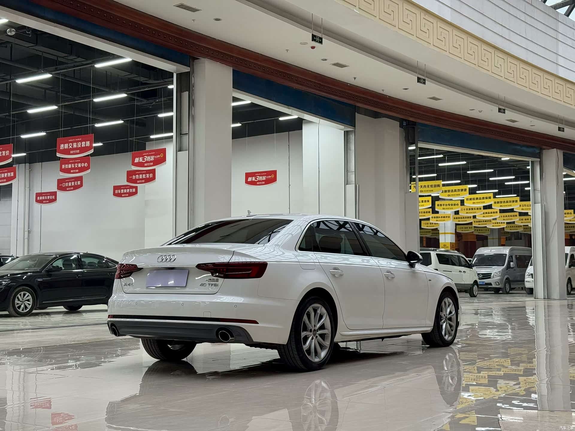 Audi A4L, 2018 7