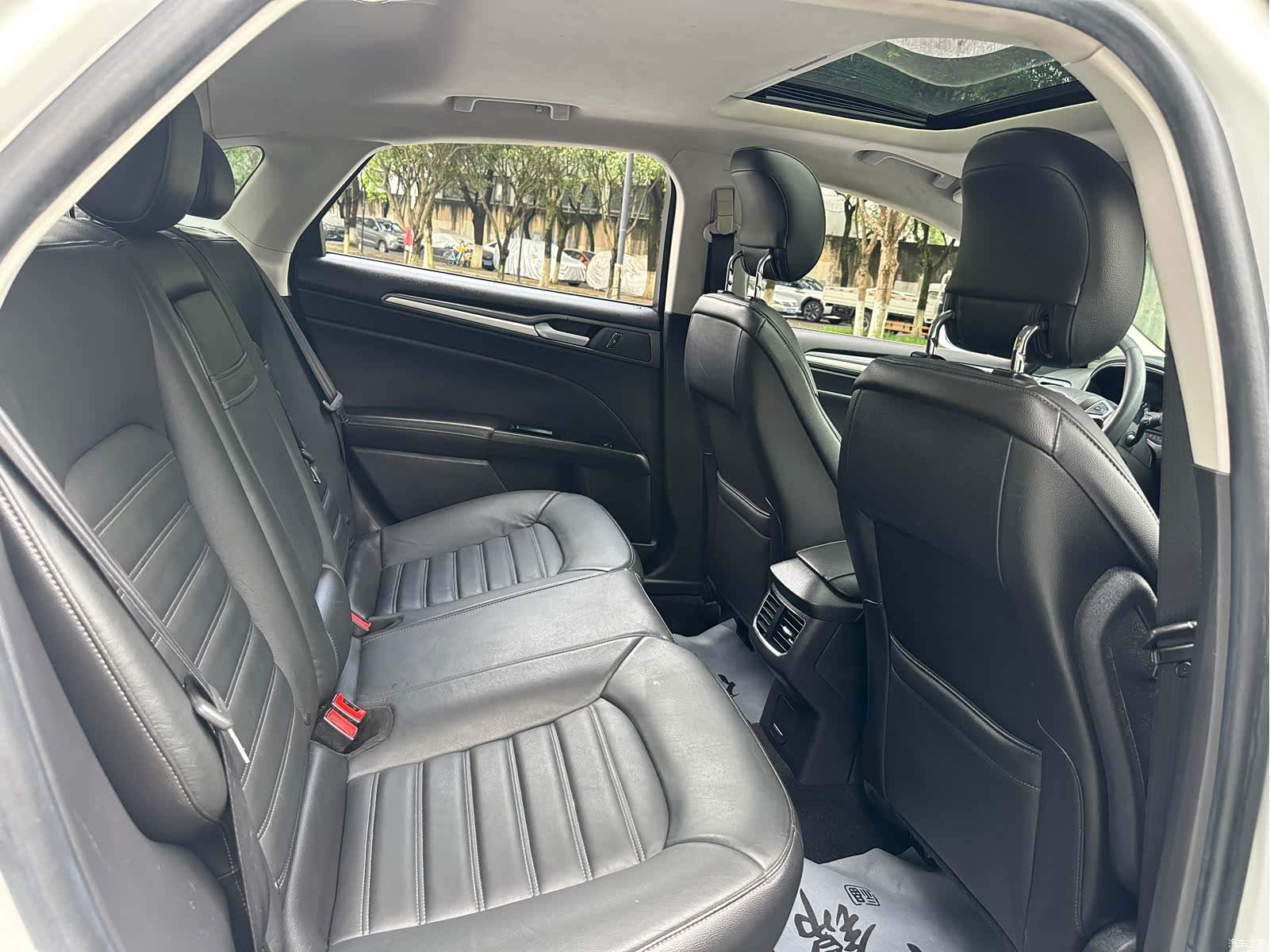 Ford Mondeo, 2015 12