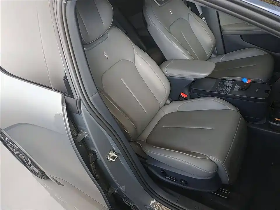 Lynk & Co Z20 Lynk & Co Z20