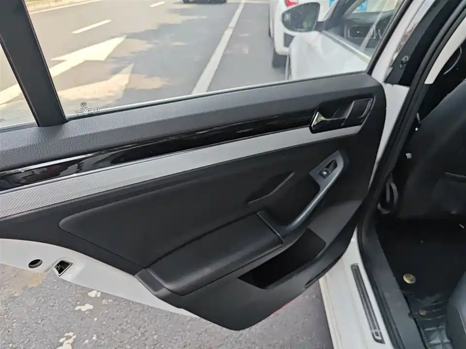 Volkswagen Sagitar Volkswagen Sagitar