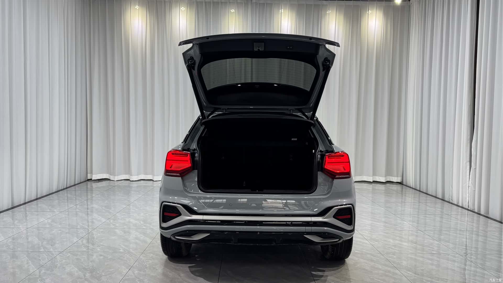 Audi Q2L, 2023 7