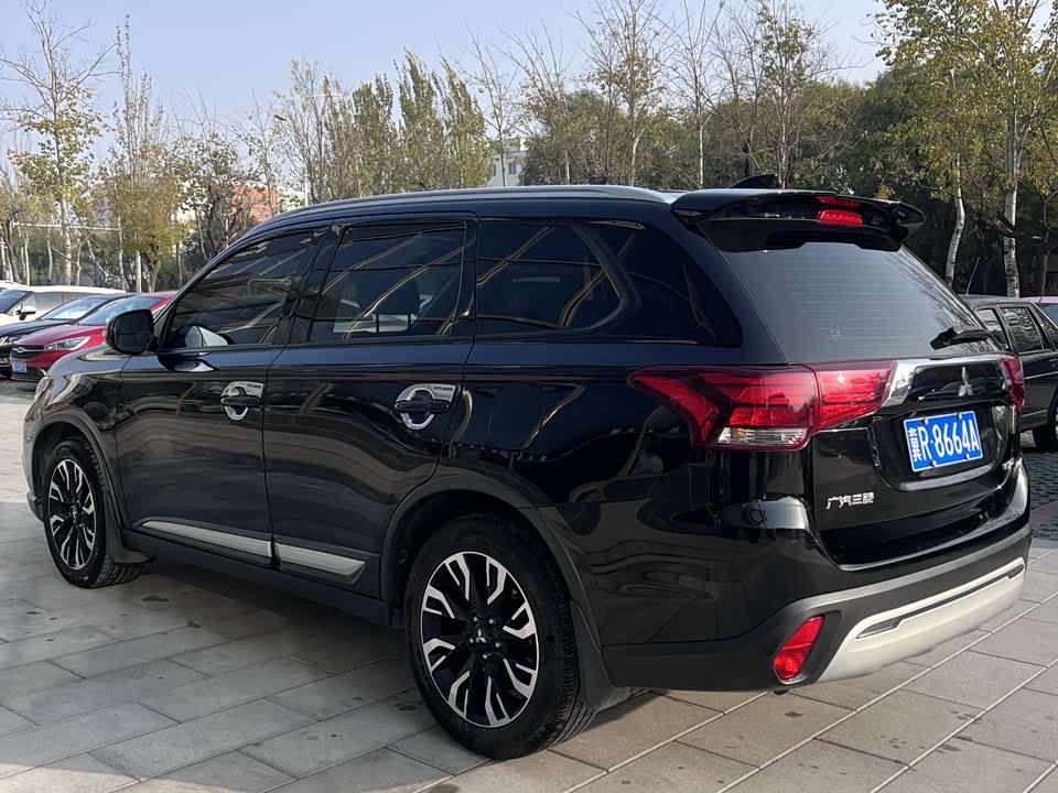 Mitsubishi Outlander