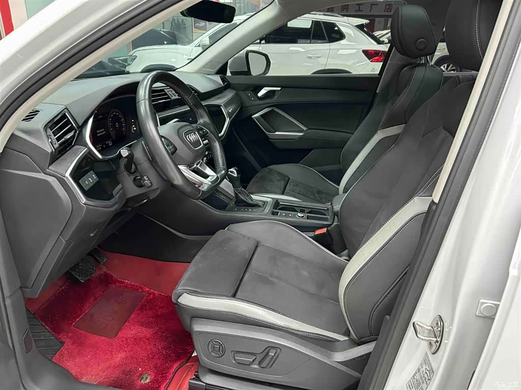 Audi Q3, 2022 10