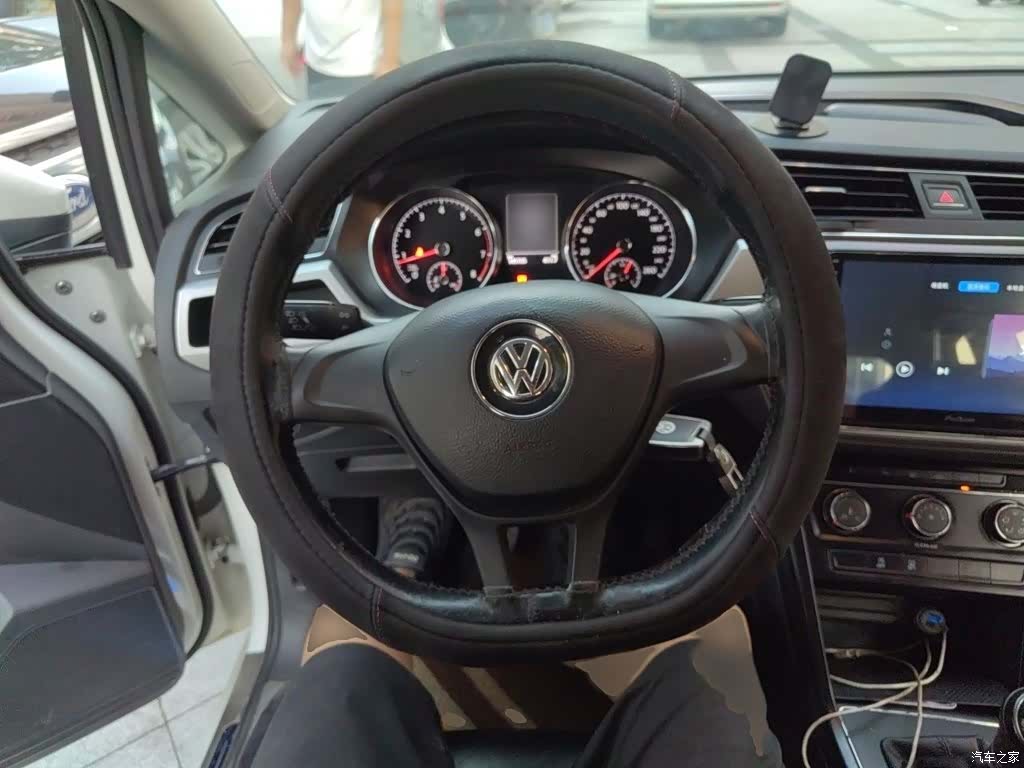 Volkswagen L, 2016 3
