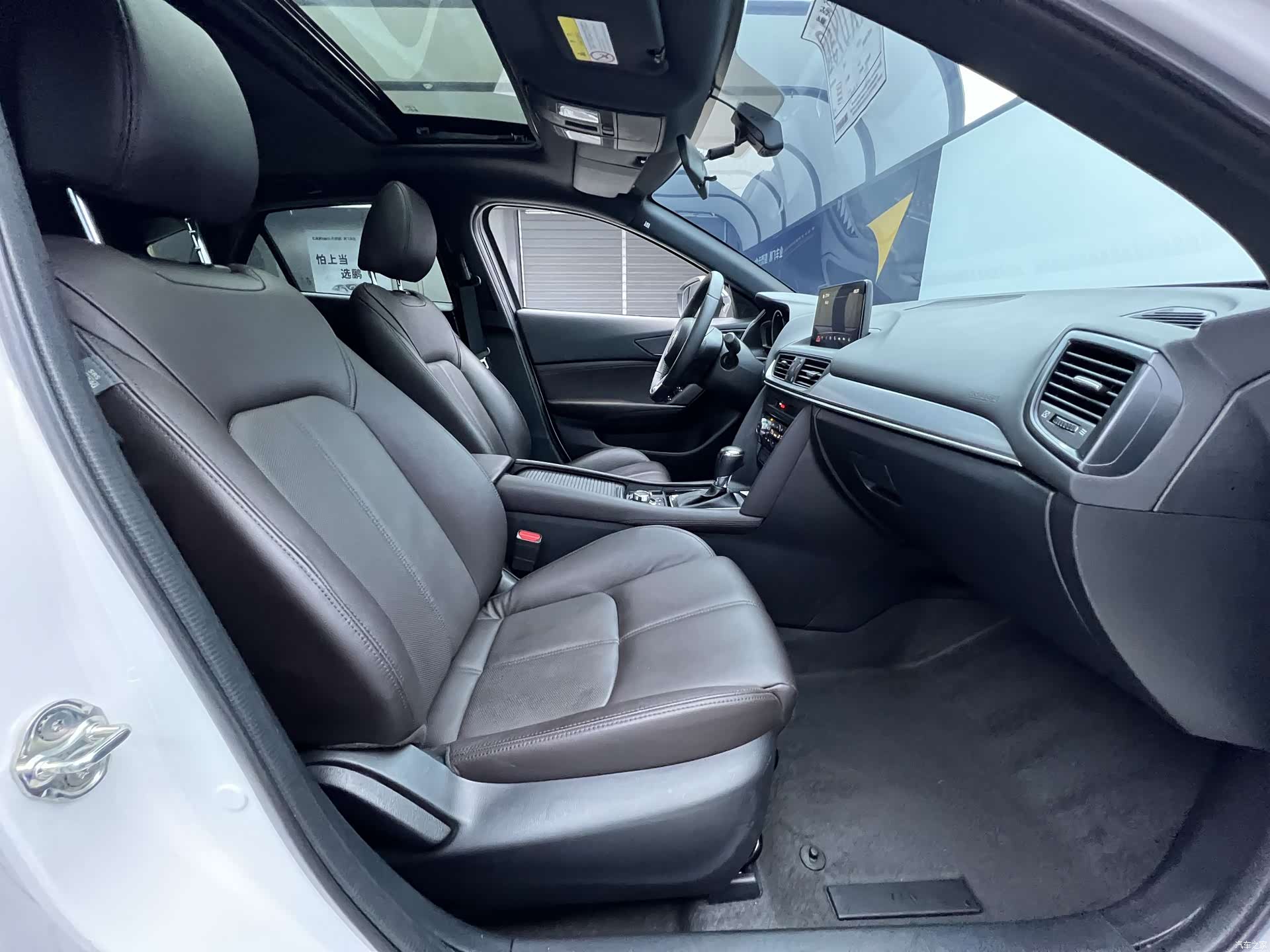 Mazda CX-4, 2023 4
