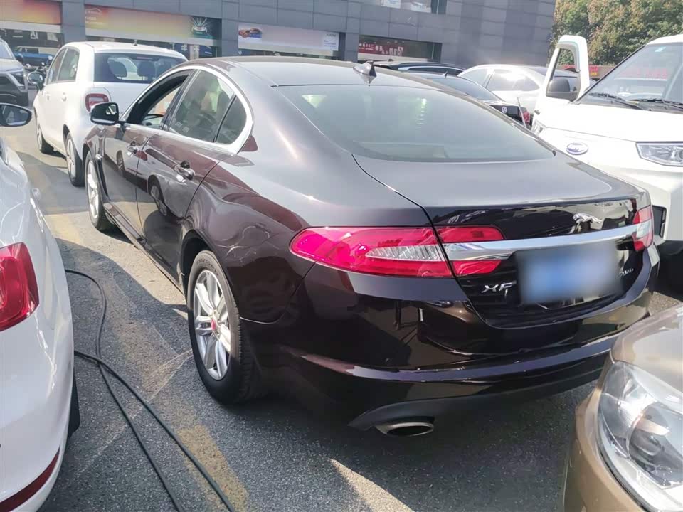 Jaguar XF
