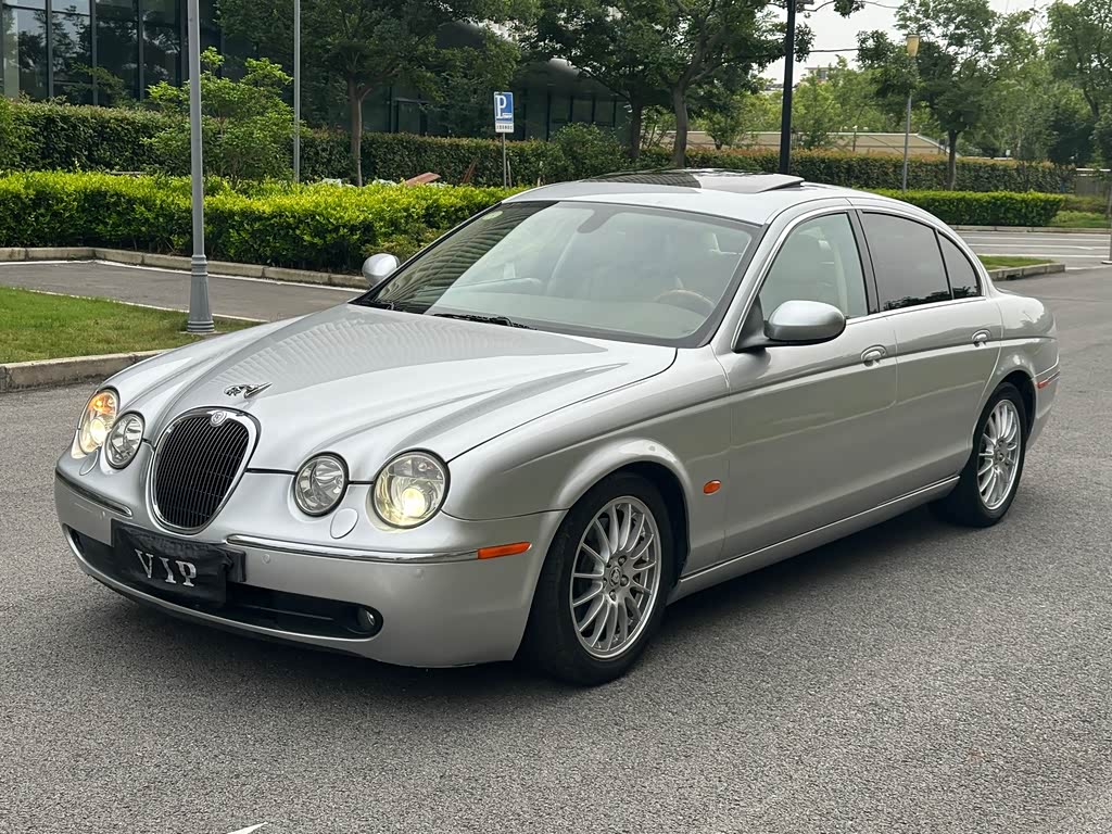 Jaguar S-TYPE