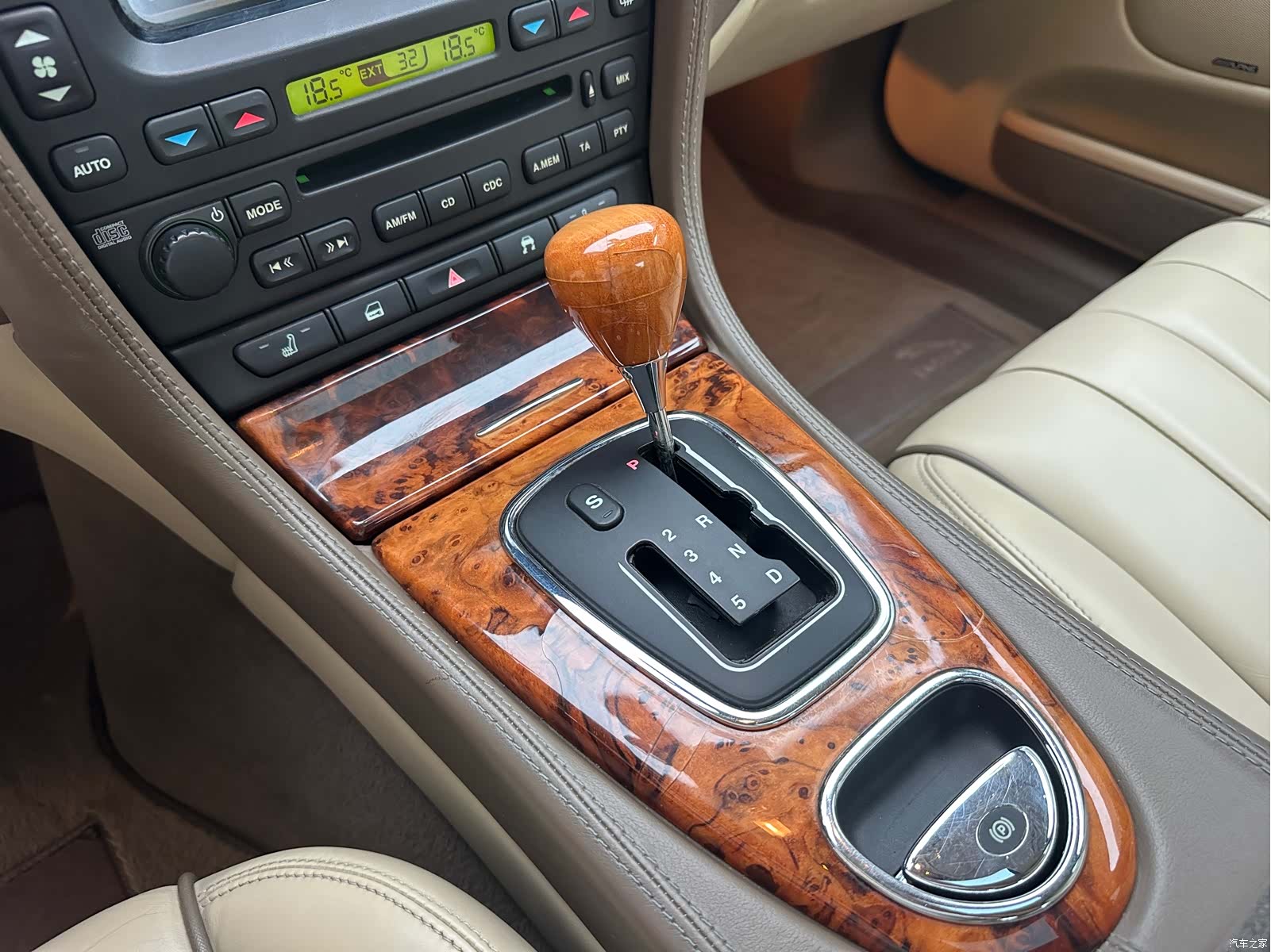 Jaguar S-TYPE, 2006 25