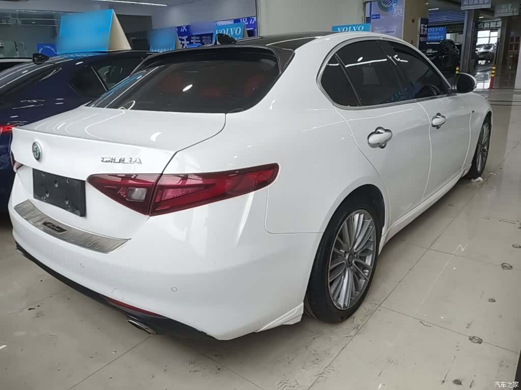 Alfa Romeo Giulia, 2018 7