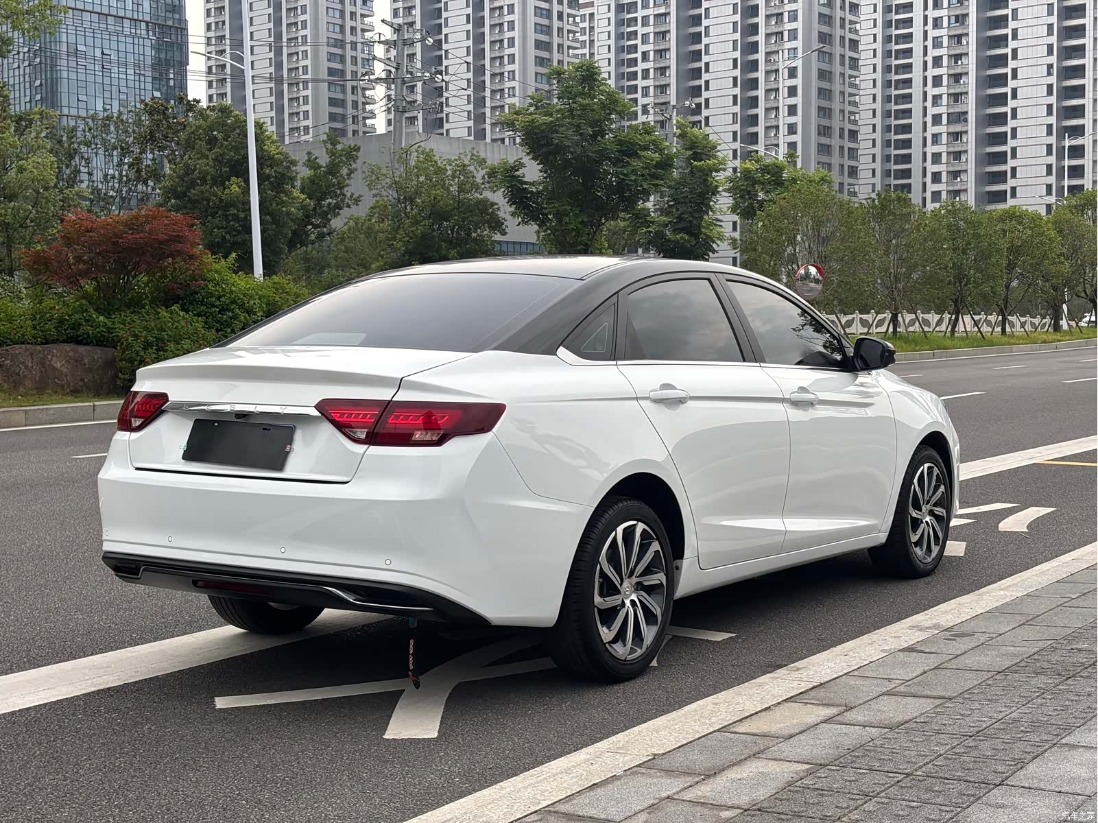 Geely Emgrand, 2020 16