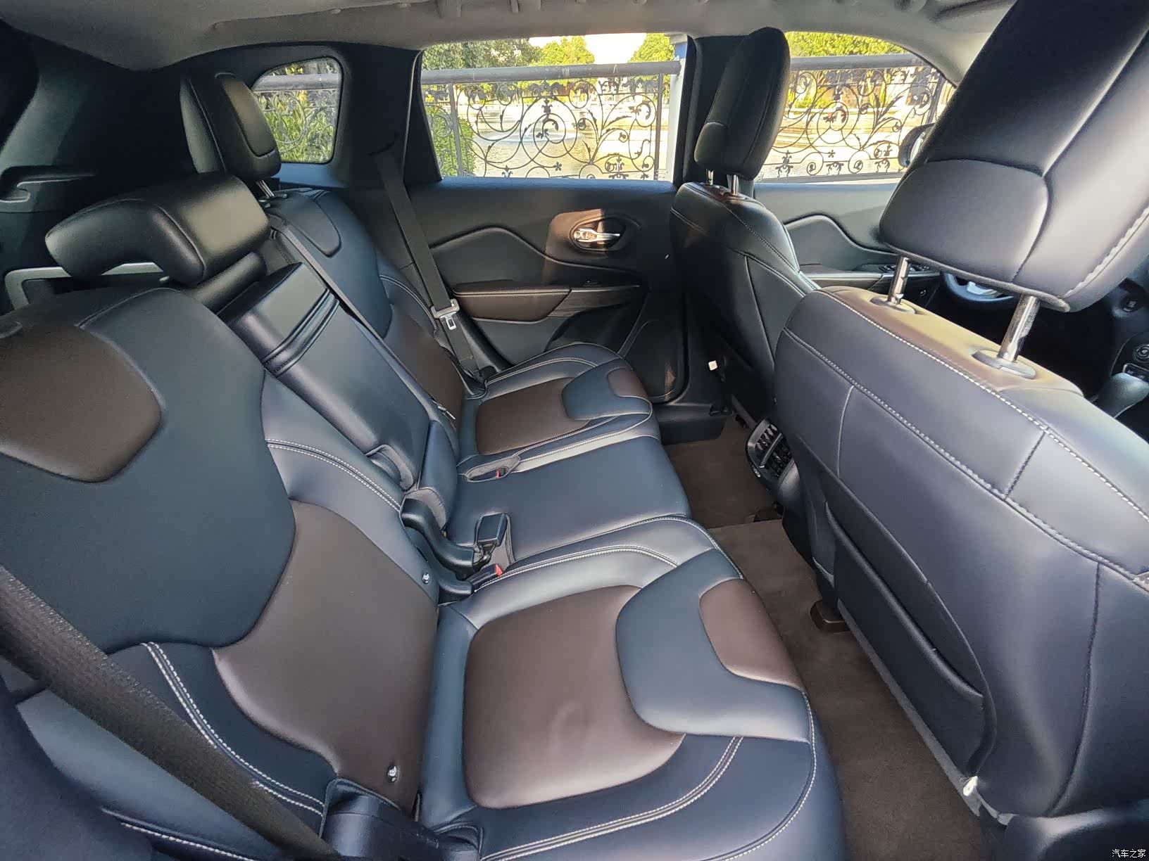 Jeep Cherokee, 2016 11