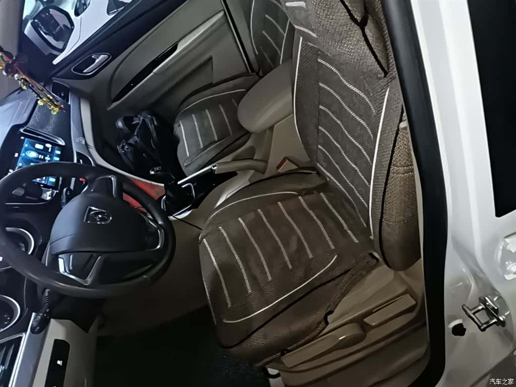 Wuling 730, 2017 15