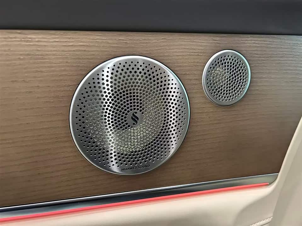 AITO Ask the world M9