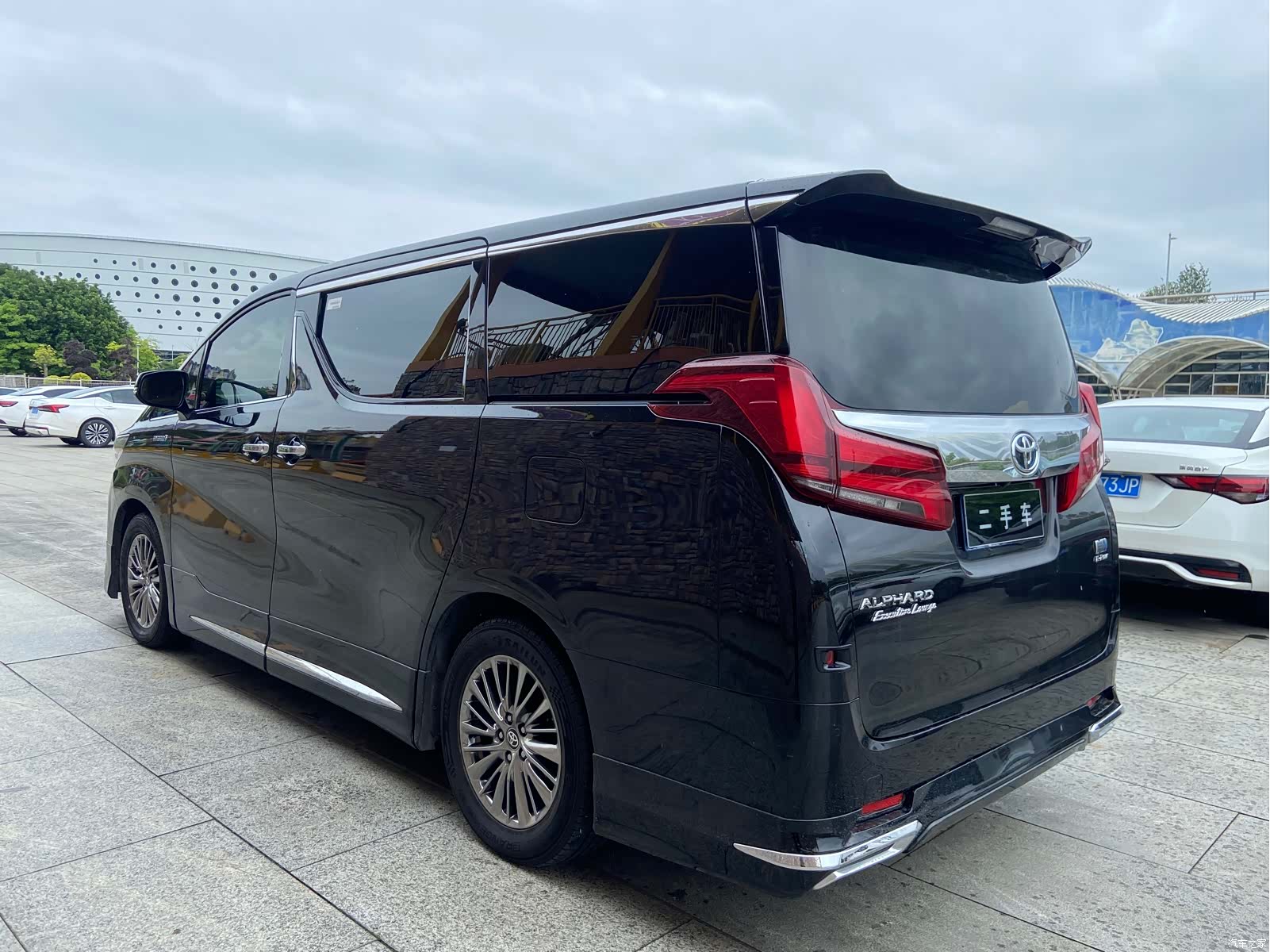 Toyota Alphard, 2022 4