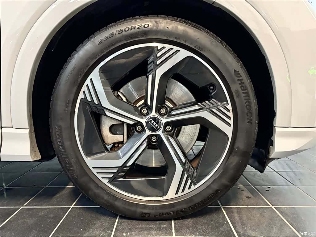 Audi Q4 e-tron, 2024 14